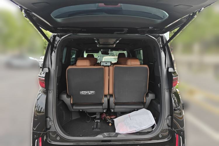 Used Toyota Vellfire 2024 Crown Dual-Engine 2.5L Ultimate Edition Trunk