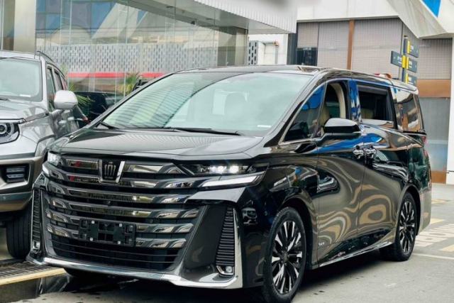 Used Toyota Vellfire 2024 Crown Dual-Engine 2.5L Ultimate Edition