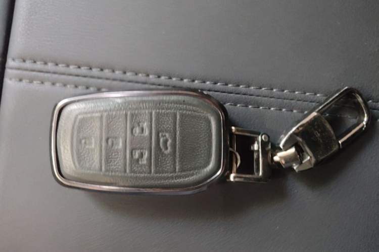Used Toyota Vellfire 2024 Crown Dual-Engine 2.5L Ultimate Edition Vehicle Key
