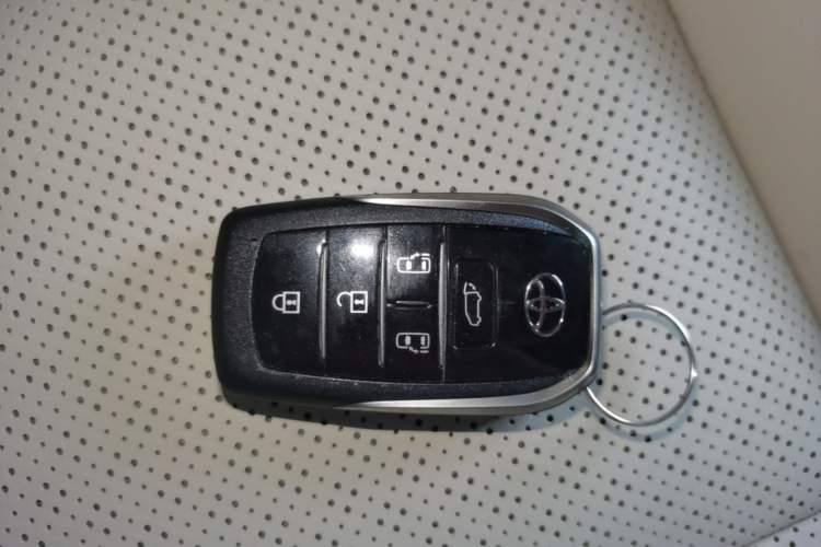 Used Toyota Vellfire 2024 Crown Dual-Engine 2.5L Ultimate Edition Vehicle Key