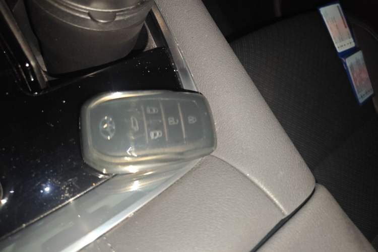 Used Toyota Vellfire 2024 Crown Dual-Engine 2.5L Ultimate Edition Vehicle Key