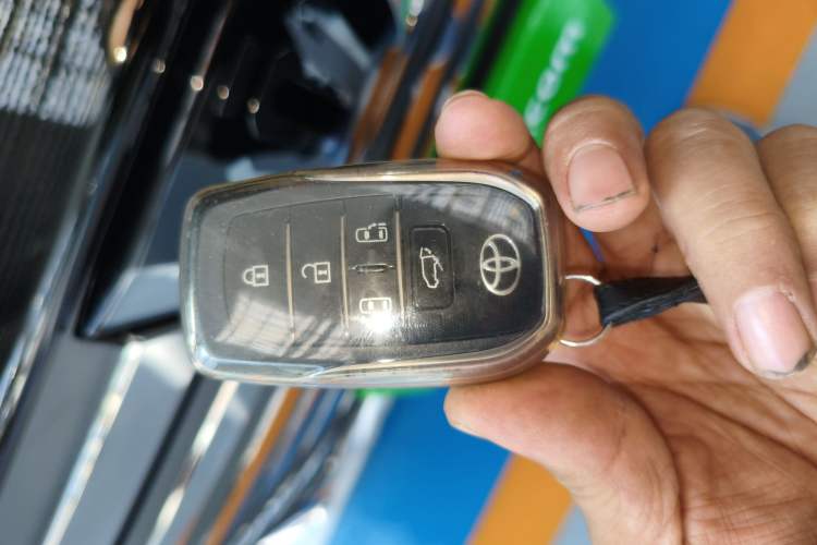 Used Toyota Vellfire 2024 Crown Dual-Engine 2.5L Supreme Executive Edition Vehicle Key