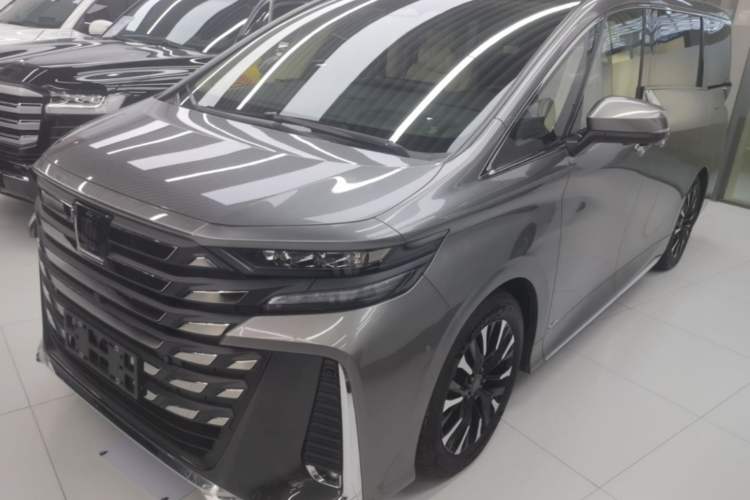 Toyota Vellfire 2024 Crown Dual-Engine 2.5L Supreme Executive Edition