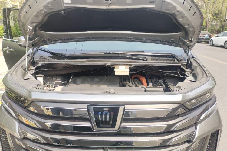 Used Toyota Vellfire 2024 Crown Dual-Engine 2.5L Ultimate Edition Engine Bay