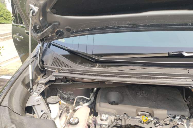 Used Toyota Vellfire 2024 Crown Dual-Engine 2.5L Ultimate Edition Engine Bay Right