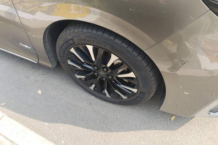 Used Toyota Vellfire 2024 Crown Dual-Engine 2.5L Ultimate Edition Right Front Wheel Hub