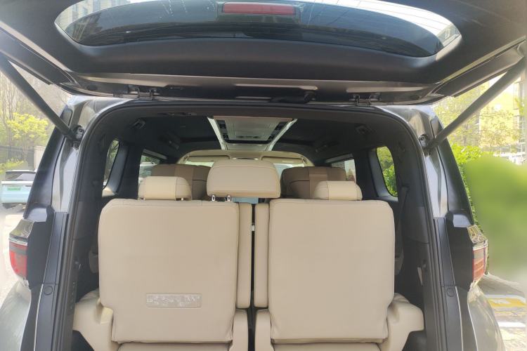 Used Toyota Vellfire 2024 Crown Dual-Engine 2.5L Ultimate Edition Trunk