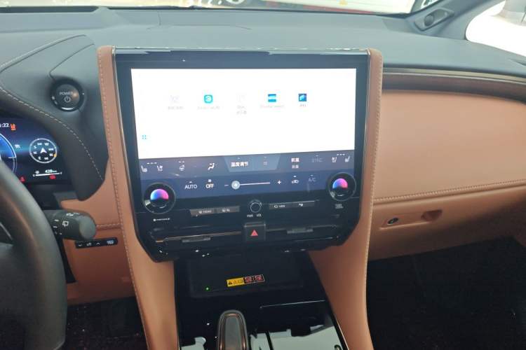 Used Toyota Vellfire 2024 Crown Dual-Engine 2.5L Ultimate Edition Audio And AC Panel