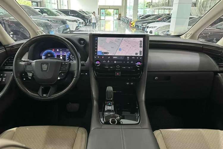 Used Toyota Vellfire 2024 Crown Dual-Engine 2.5L Ultimate Edition Audio And AC Panel