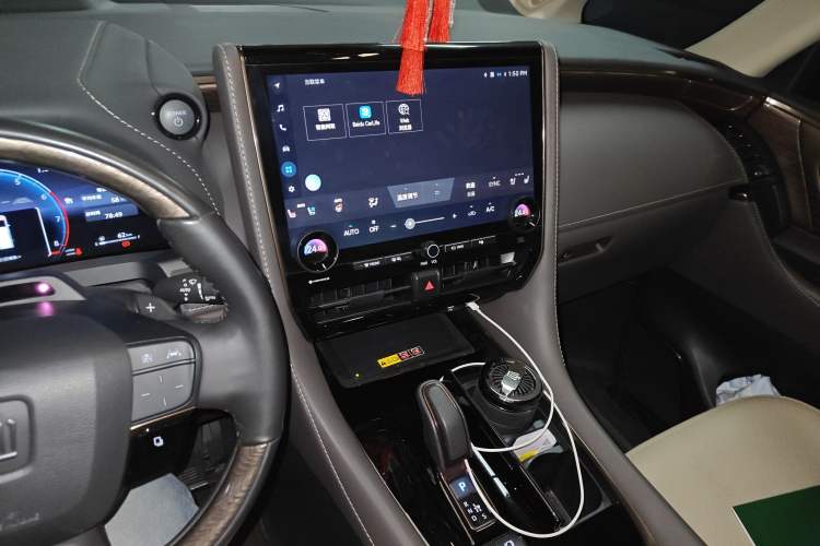 Used Toyota Vellfire 2024 Crown Dual-Engine 2.5L Ultimate Edition Audio And AC Panel