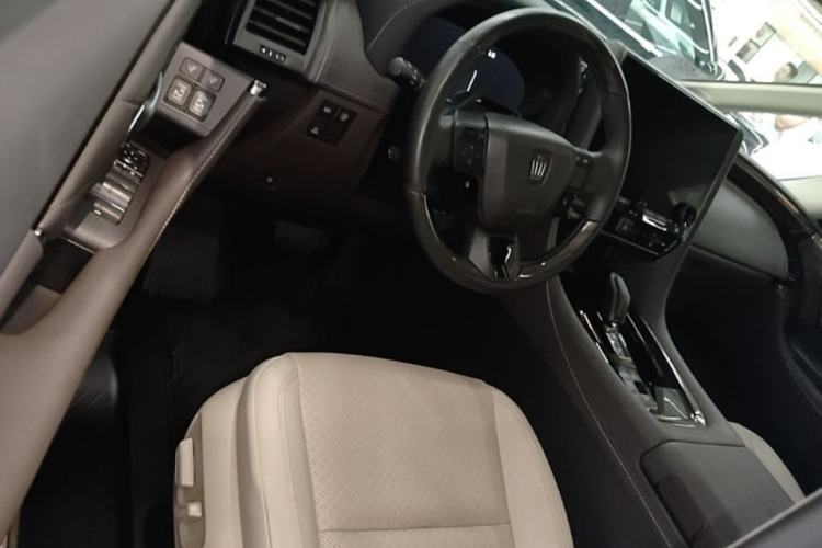 Used Toyota Vellfire 2024 Crown Dual-Engine 2.5L Ultimate Edition Driver Seat
