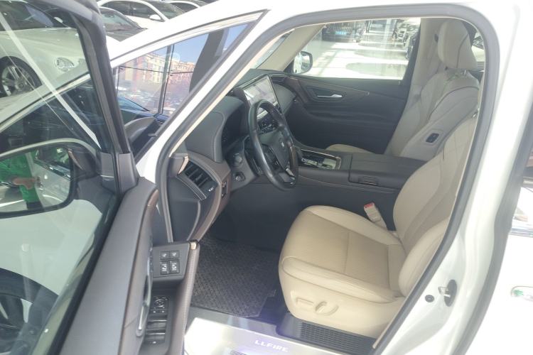 Used Toyota Vellfire 2024 Crown Dual-Engine 2.5L Ultimate Edition Driver Seat