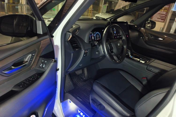 Used Toyota Vellfire 2024 Crown Dual-Engine 2.5L Ultimate Edition Driver Seat