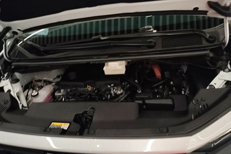 Used Toyota Vellfire 2024 Crown Dual-Engine 2.5L Ultimate Edition Engine Bay