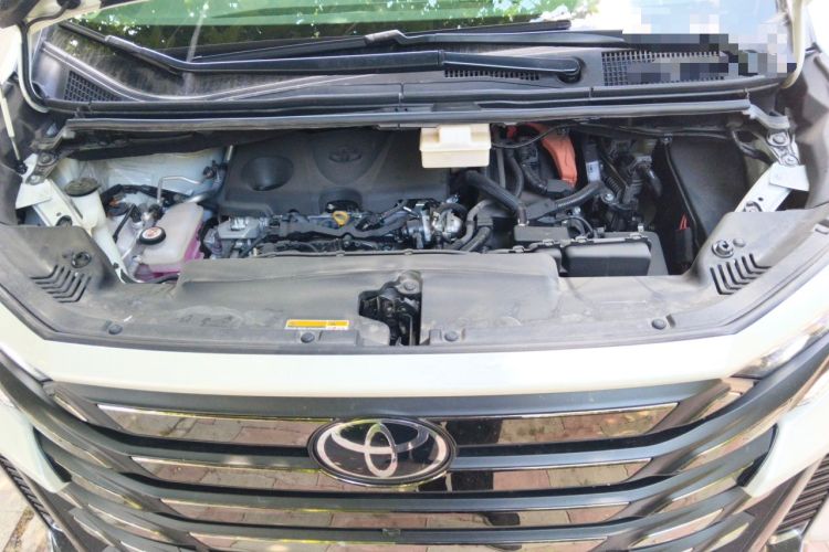 Used Toyota Vellfire 2024 Crown Dual-Engine 2.5L Ultimate Edition Engine Bay