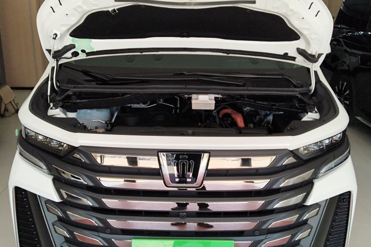 Used Toyota Vellfire 2024 Crown Dual-Engine 2.5L Ultimate Edition Engine Bay