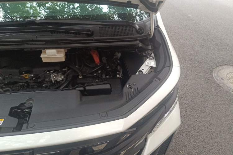 Used Toyota Vellfire 2024 Crown Dual-Engine 2.5L Ultimate Edition Engine Bay Left