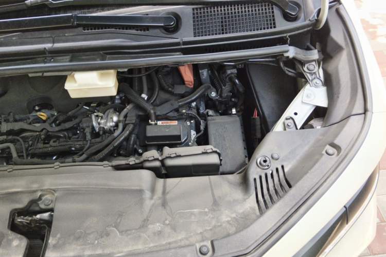 Used Toyota Vellfire 2024 Crown Dual-Engine 2.5L Ultimate Edition Engine Bay Left