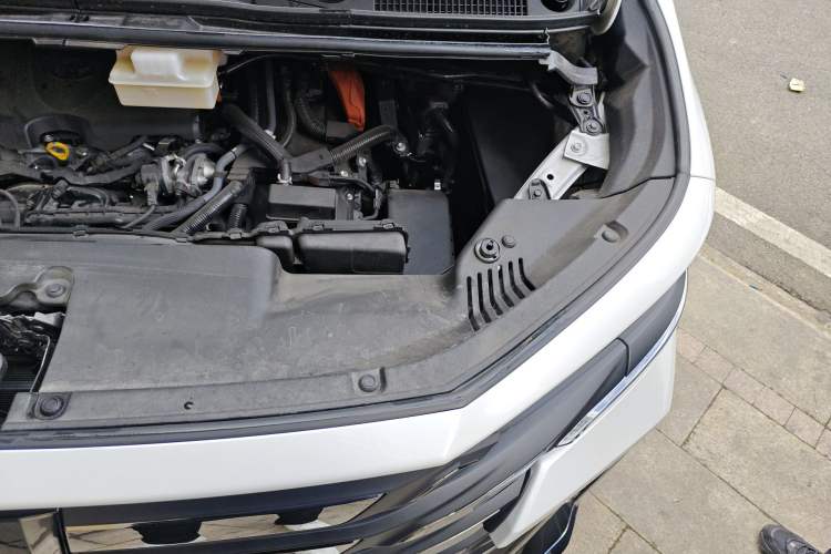 Used Toyota Vellfire 2024 Crown Dual-Engine 2.5L Ultimate Edition Engine Bay Left
