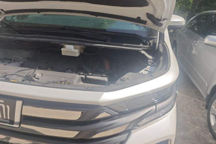 Used Toyota Vellfire 2024 Crown Dual-Engine 2.5L Ultimate Edition Engine Bay Left