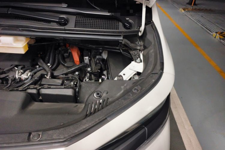 Used Toyota Vellfire 2024 Crown Dual-Engine 2.5L Ultimate Edition Engine Bay Left