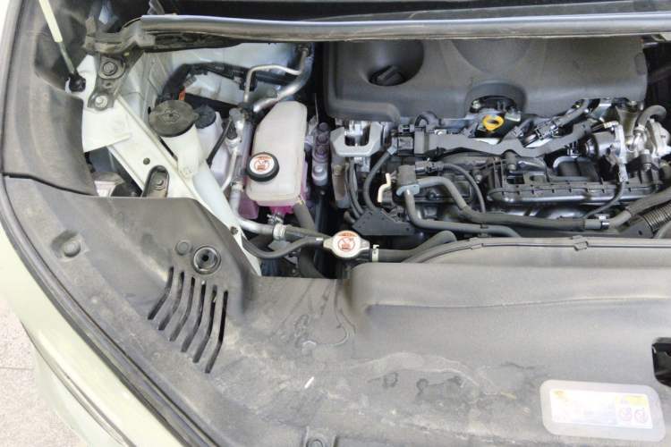 Used Toyota Vellfire 2024 Crown Dual-Engine 2.5L Ultimate Edition Engine Bay Right
