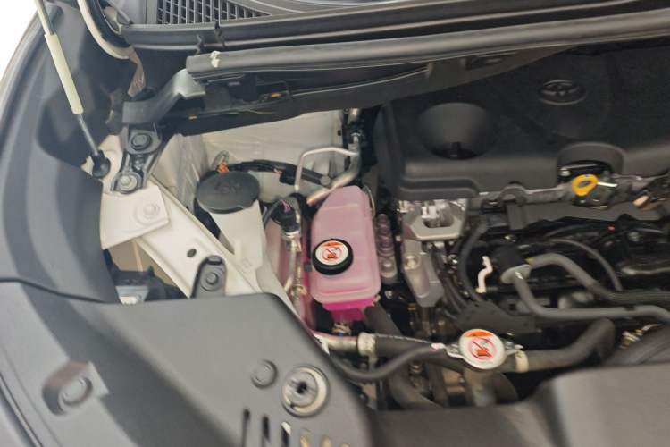 Used Toyota Vellfire 2024 Crown Dual-Engine 2.5L Ultimate Edition Engine Bay Right