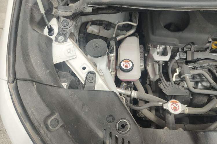Used Toyota Vellfire 2024 Crown Dual-Engine 2.5L Ultimate Edition Engine Bay Right