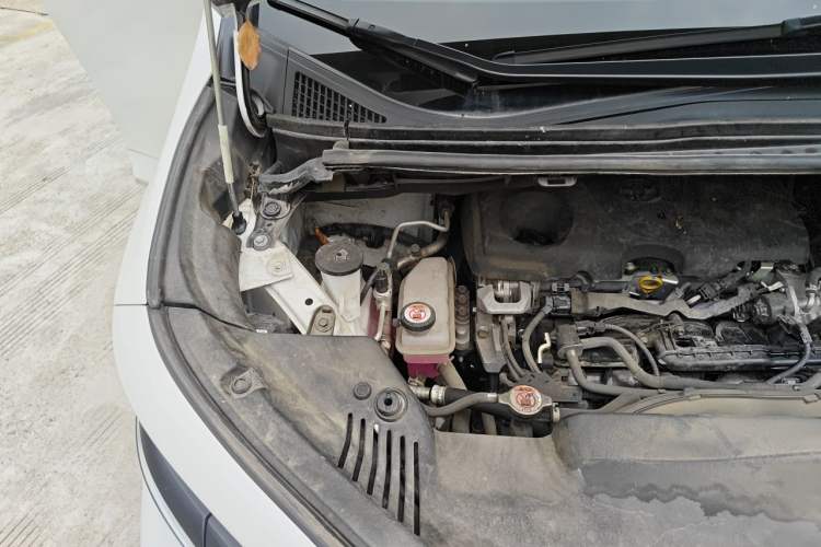 Used Toyota Vellfire 2024 Crown Dual-Engine 2.5L Ultimate Edition Engine Bay Right