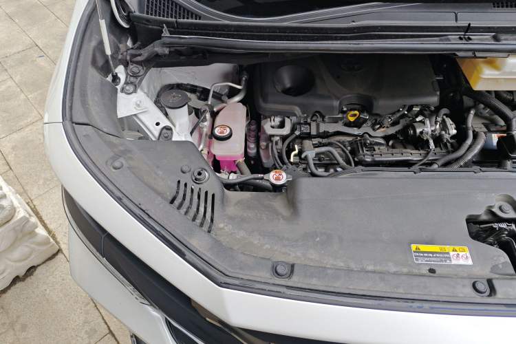 Used Toyota Vellfire 2024 Crown Dual-Engine 2.5L Ultimate Edition Engine Bay Right