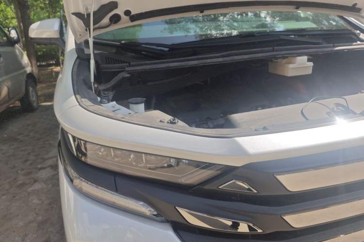Used Toyota Vellfire 2024 Crown Dual-Engine 2.5L Ultimate Edition Engine Bay Right