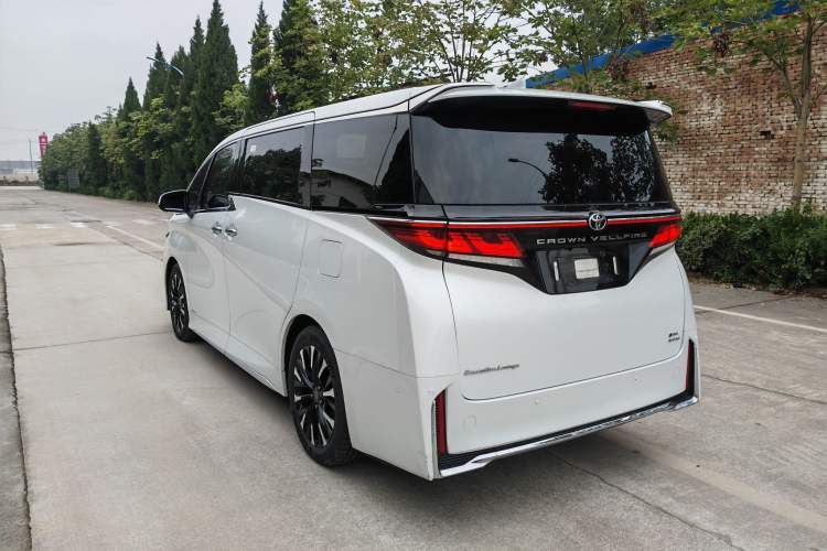 Used Toyota Vellfire 2024 Crown Dual-Engine 2.5L Supreme Executive Edition Exterior 3