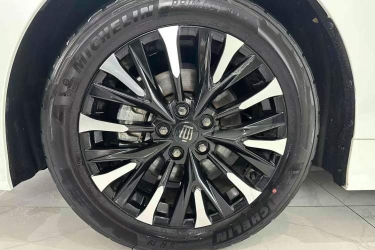 Used Toyota Vellfire 2024 Crown Dual-Engine 2.5L Ultimate Edition Exterior 4