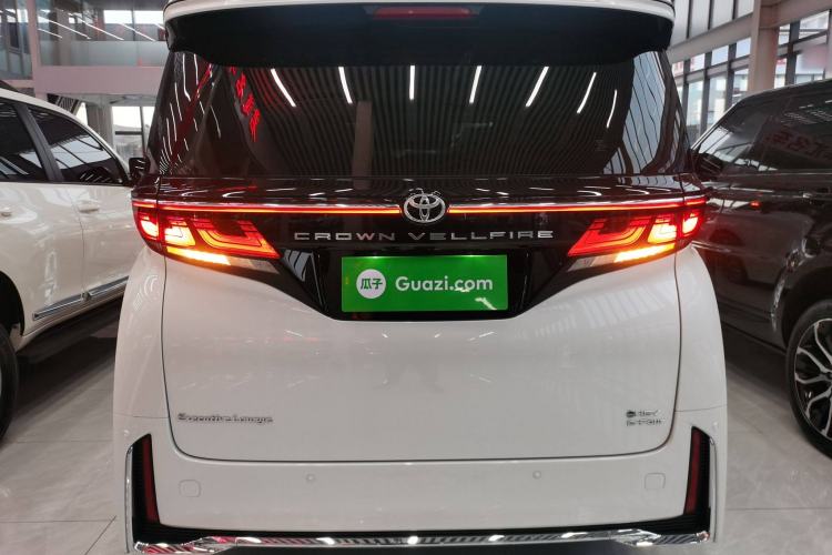Used Toyota Vellfire 2024 Crown Dual-Engine 2.5L Ultimate Edition Exterior 5
