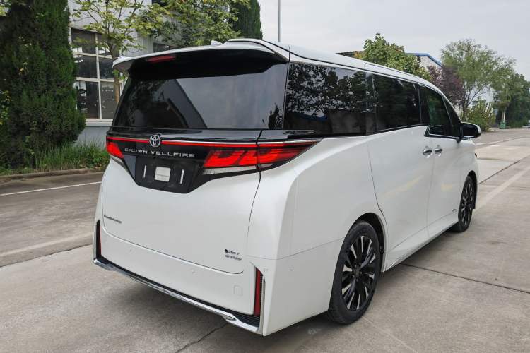 Used Toyota Vellfire 2024 Crown Dual-Engine 2.5L Supreme Executive Edition Exterior 5