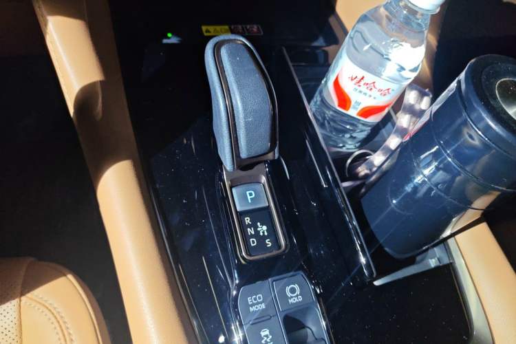 Used Toyota Vellfire 2024 Crown Dual-Engine 2.5L Ultimate Edition Gear Lever