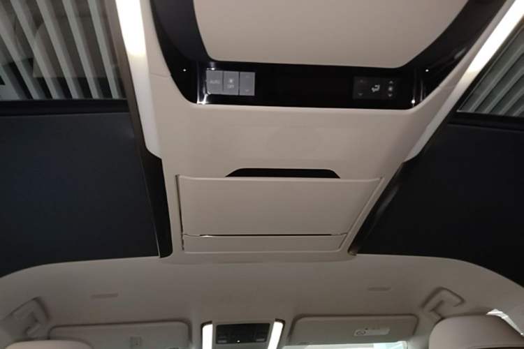 Used Toyota Vellfire 2024 Crown Dual-Engine 2.5L Ultimate Edition Headliner