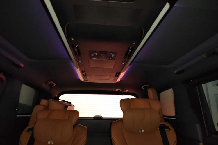 Used Toyota Vellfire 2024 Crown Dual-Engine 2.5L Supreme Executive Edition Headliner
