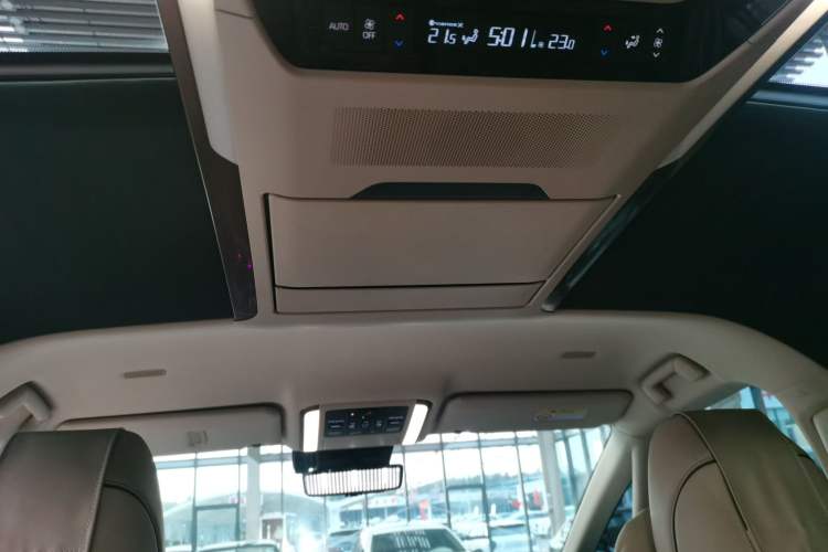Used Toyota Vellfire 2024 Crown Dual-Engine 2.5L Ultimate Edition Headliner
