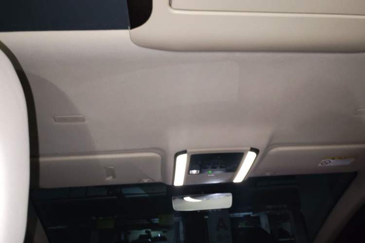 Used Toyota Vellfire 2024 Crown Dual-Engine 2.5L Supreme Executive Edition Headliner