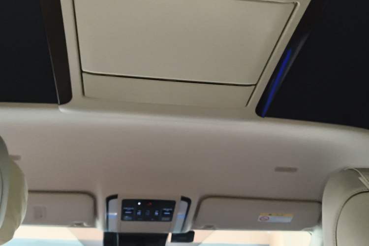 Used Toyota Vellfire 2024 Crown Dual-Engine 2.5L Ultimate Edition Headliner