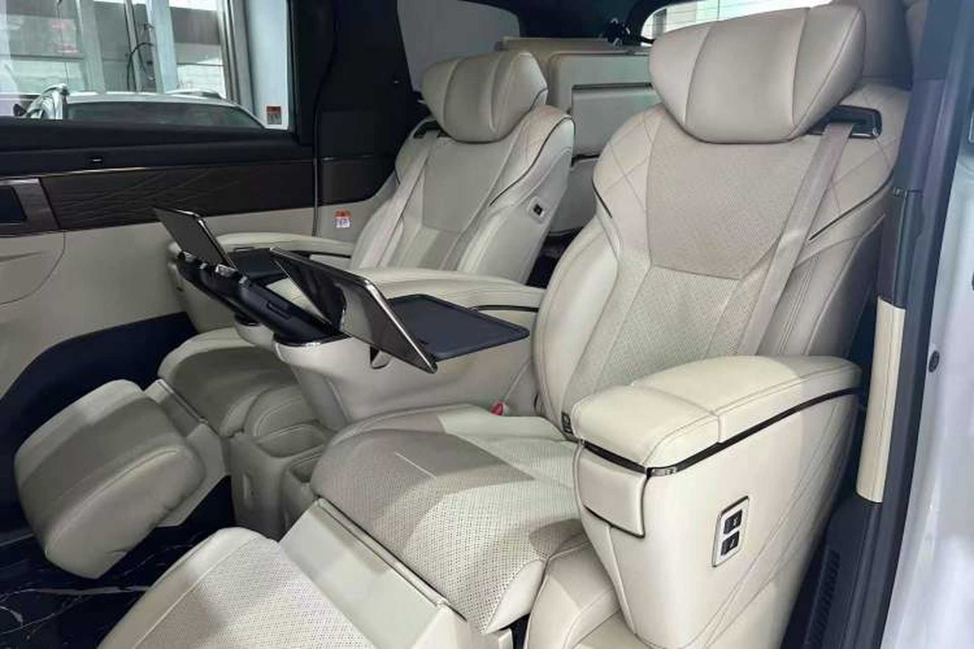 Used Toyota Vellfire 2024 Crown Dual-Engine 2.5L Ultimate Edition Headliner