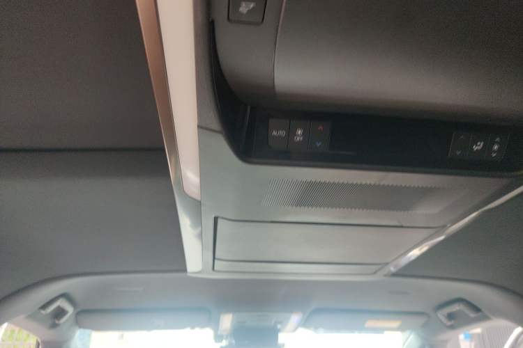 Used Toyota Vellfire 2024 Crown Dual-Engine 2.5L Ultimate Edition Headliner