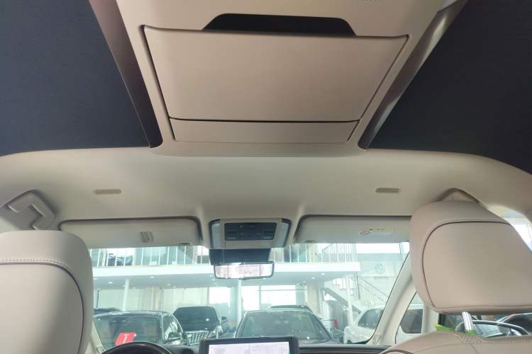 Used Toyota Vellfire 2024 Crown Dual-Engine 2.5L Ultimate Edition Headliner
