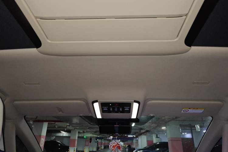 Used Toyota Vellfire 2024 Crown Dual-Engine 2.5L Ultimate Edition Headliner