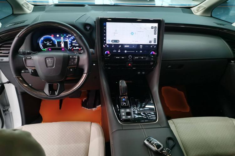 Used Toyota Vellfire 2024 Crown Dual-Engine 2.5L Ultimate Edition Interior 2