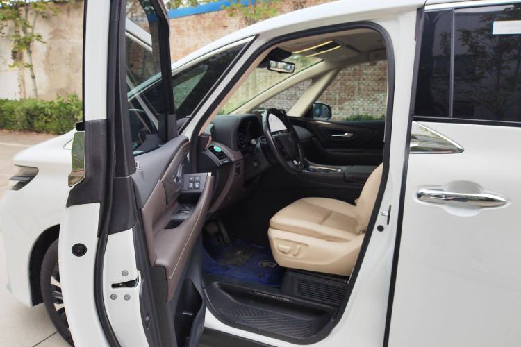 Used Toyota Vellfire 2024 Crown Dual-Engine 2.5L Supreme Executive Edition Interior 2