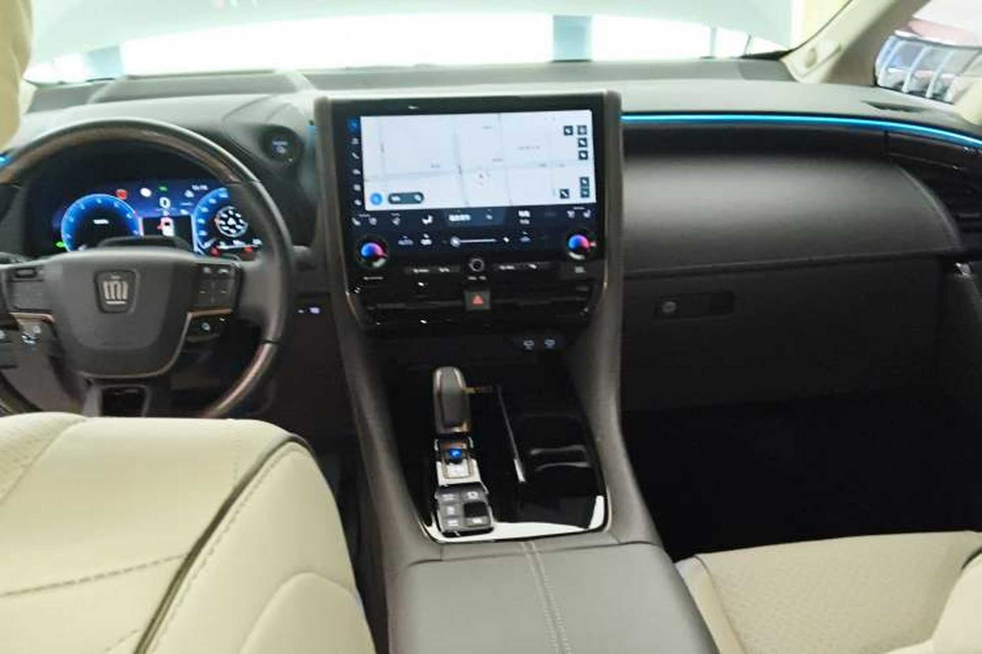 Used Toyota Vellfire 2024 Crown Dual-Engine 2.5L Ultimate Edition Interior 2