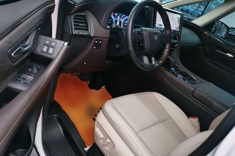 Used Toyota Vellfire 2024 Crown Dual-Engine 2.5L Ultimate Edition Interior 3