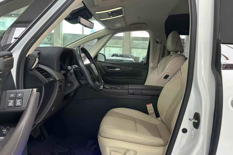 Used Toyota Vellfire 2024 Crown Dual-Engine 2.5L Ultimate Edition Interior 3